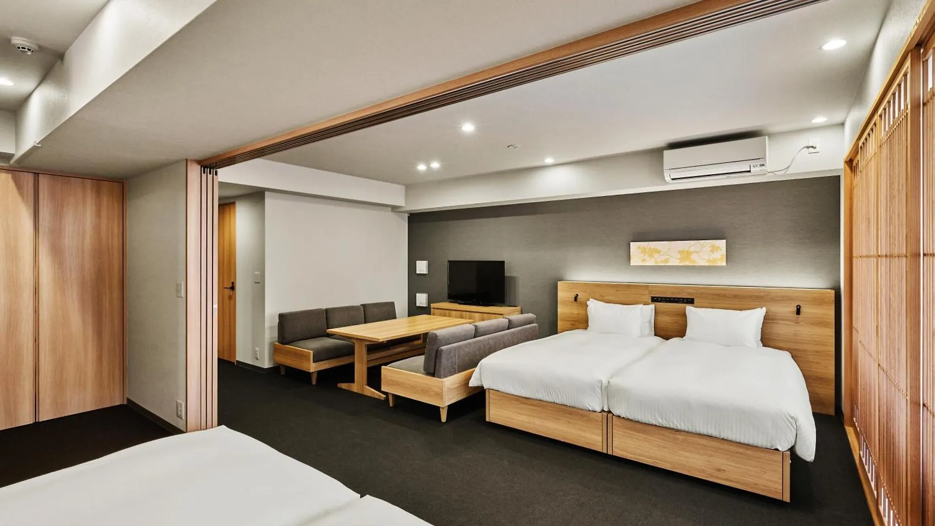 Mimaru Kyoto Shinmachi Sanjo Hotel